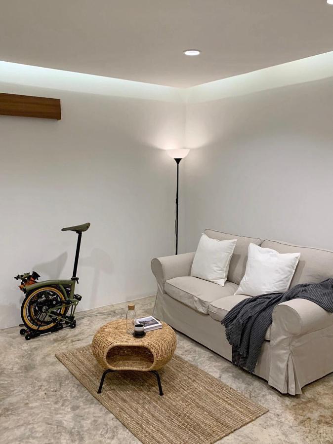 Marlowe-Tony'S Home Банкок Екстериор снимка